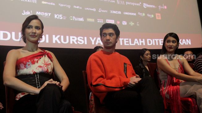 Pevita Pearce, Reza Rahadian dan Dian Sastrowardoyo saat preskon Film Sri Asih di XXI Epicentrum, Jakarta, Selasa (15/11). [Semujer.com/Oke Atmaja]