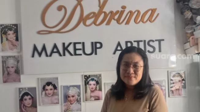 Debrina Dewi Widiasari, seorang make up artis dari Kelurahan Gentan, Kecamatan Baki, Sukoharjo, Rabu (9/11/2022). [Semujer.com/Ari Welianto]