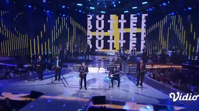 Potret Rhoma Irama Bawakan Lagu Butter BTS (YouTube Indosiar)