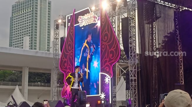 Evan Loss ramaikan acara Java Pop Fest 2023, Stadion Masya GBK, Jakarta Pusat pada Sabtu (8/7/2023) [Semujer.com/Rena Pangesti]