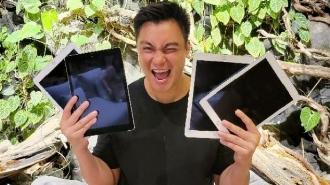 Baim Wong jual iPad murah. (istimewa)