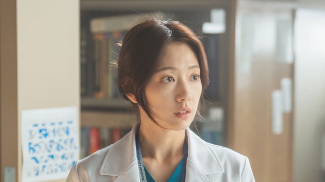 Pesona Park Shin Hye di Doctor Slump (Instagram/@jtbcdrama)