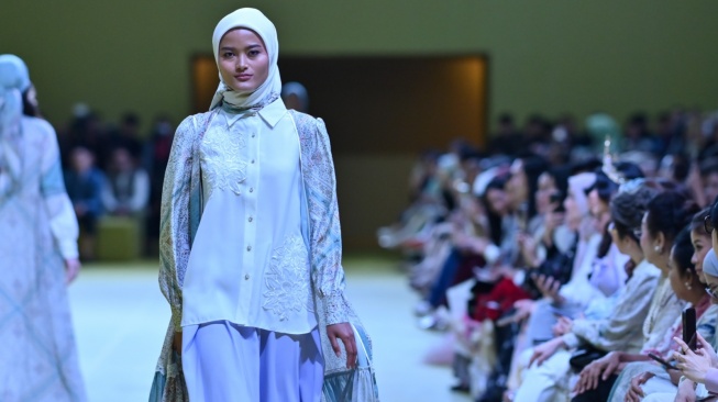 Salah satu koleksi brand Hijab Mandjha by Ivan Gunawan. [dokumentasi pribadi]